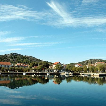 Apartman More Σίμπενικ Εξωτερικό φωτογραφία