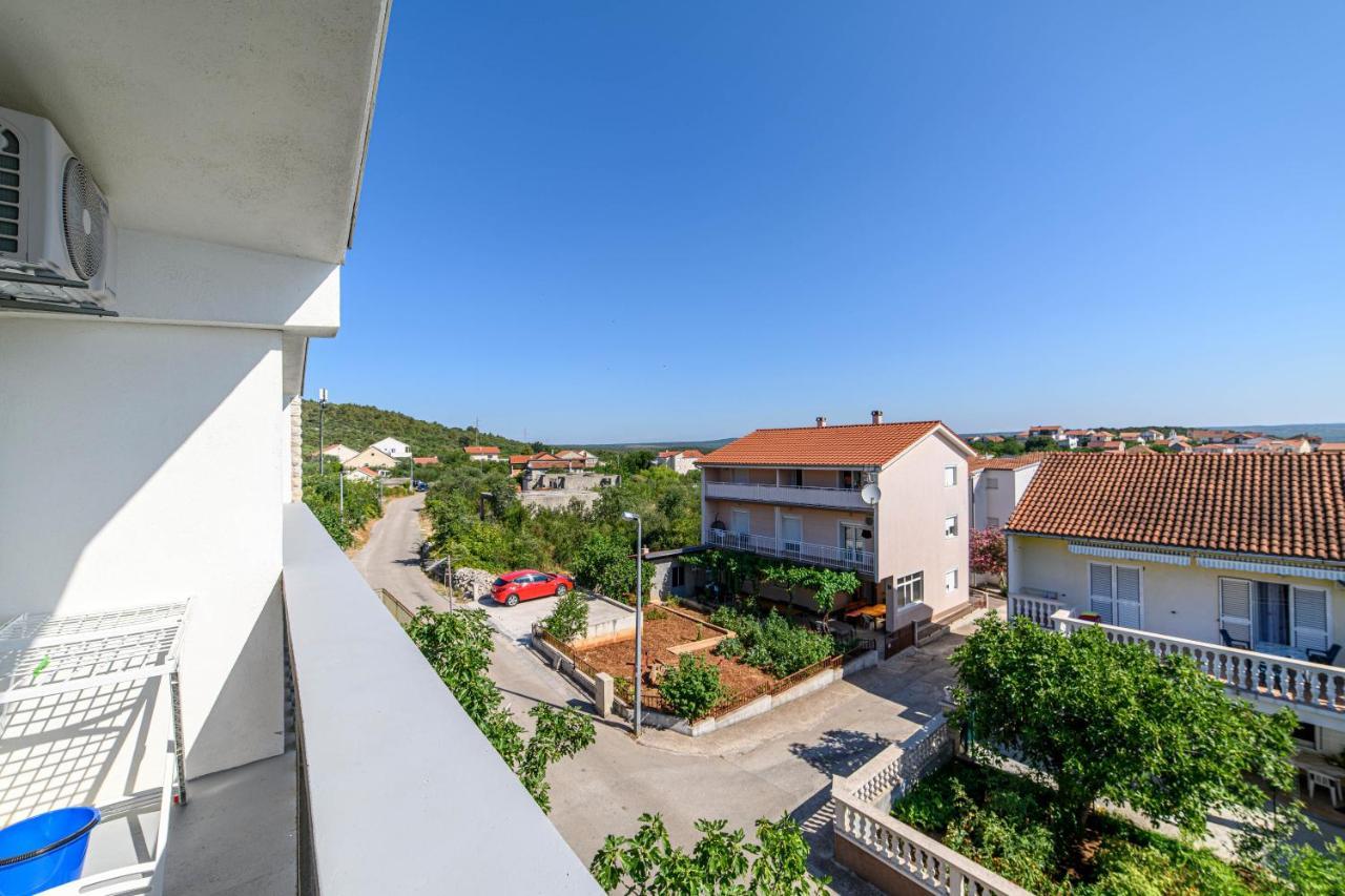 Apartman More Σίμπενικ Εξωτερικό φωτογραφία