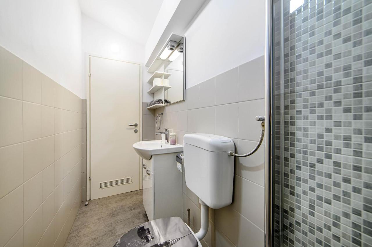 Apartman More Σίμπενικ Εξωτερικό φωτογραφία